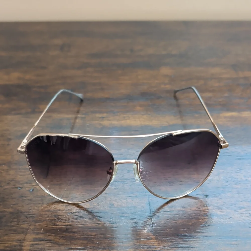 Diff Aviator Style Glasses - Picture 1 of 4